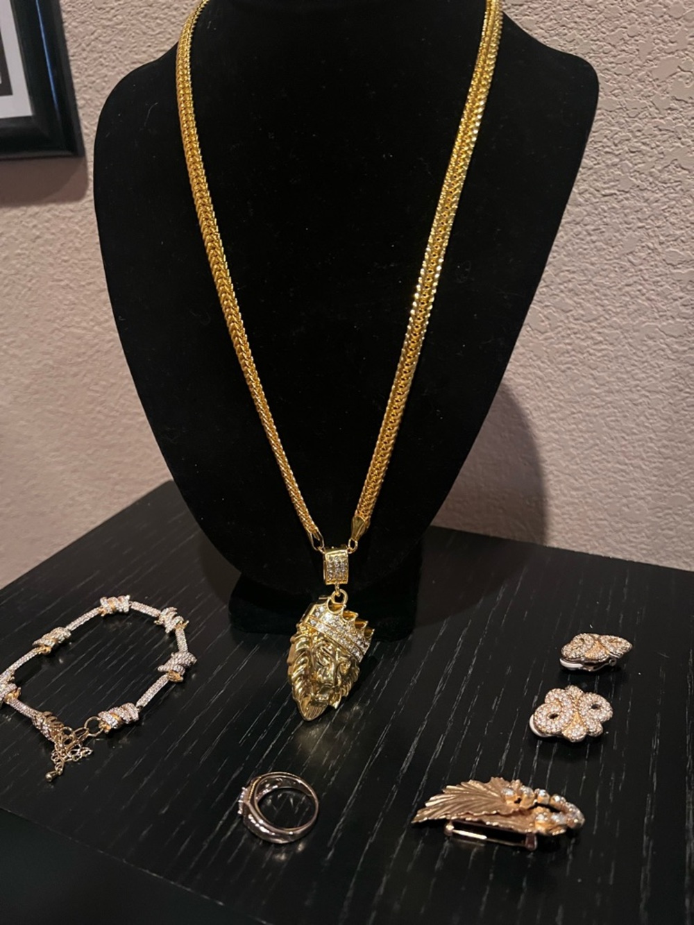 Gold Lion Head Pendant Necklace set